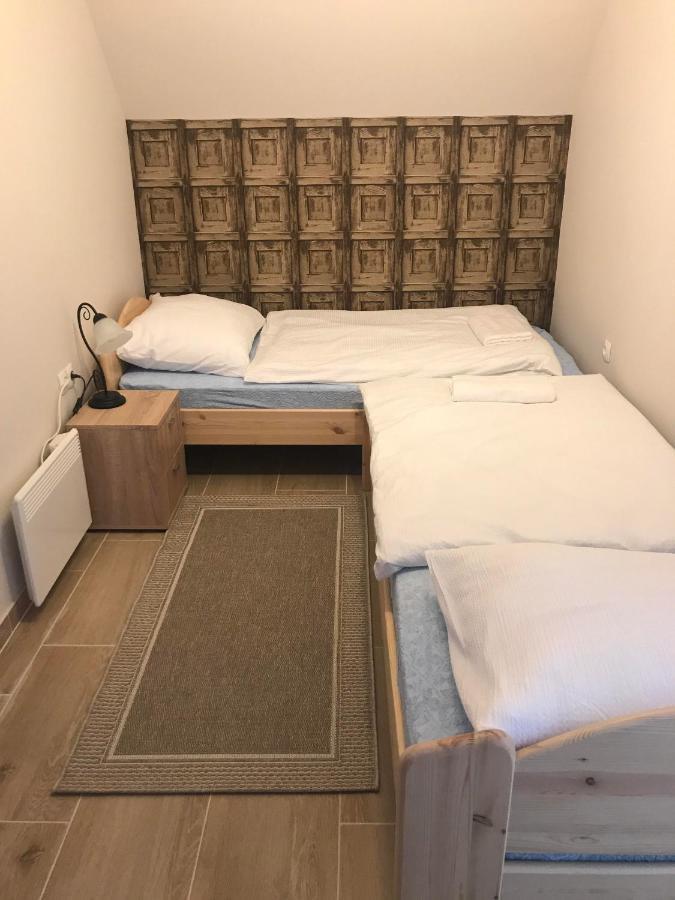 Berger Pince és vendégház Csaszartoltes Exterior foto